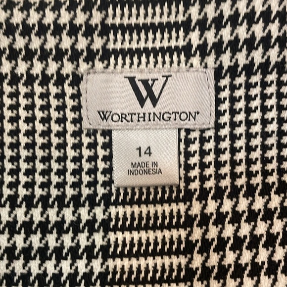 Classic and stylish black and white pencil skirt. Fully lined - Picture 2 of 2